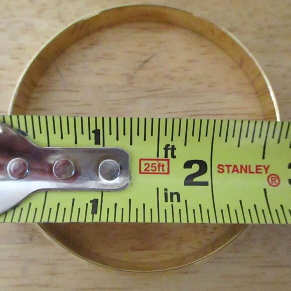 Vintage Sarah Coventry White Enamel Bangle Bracelet with Gold Tone Accent - Picture 6 of 6